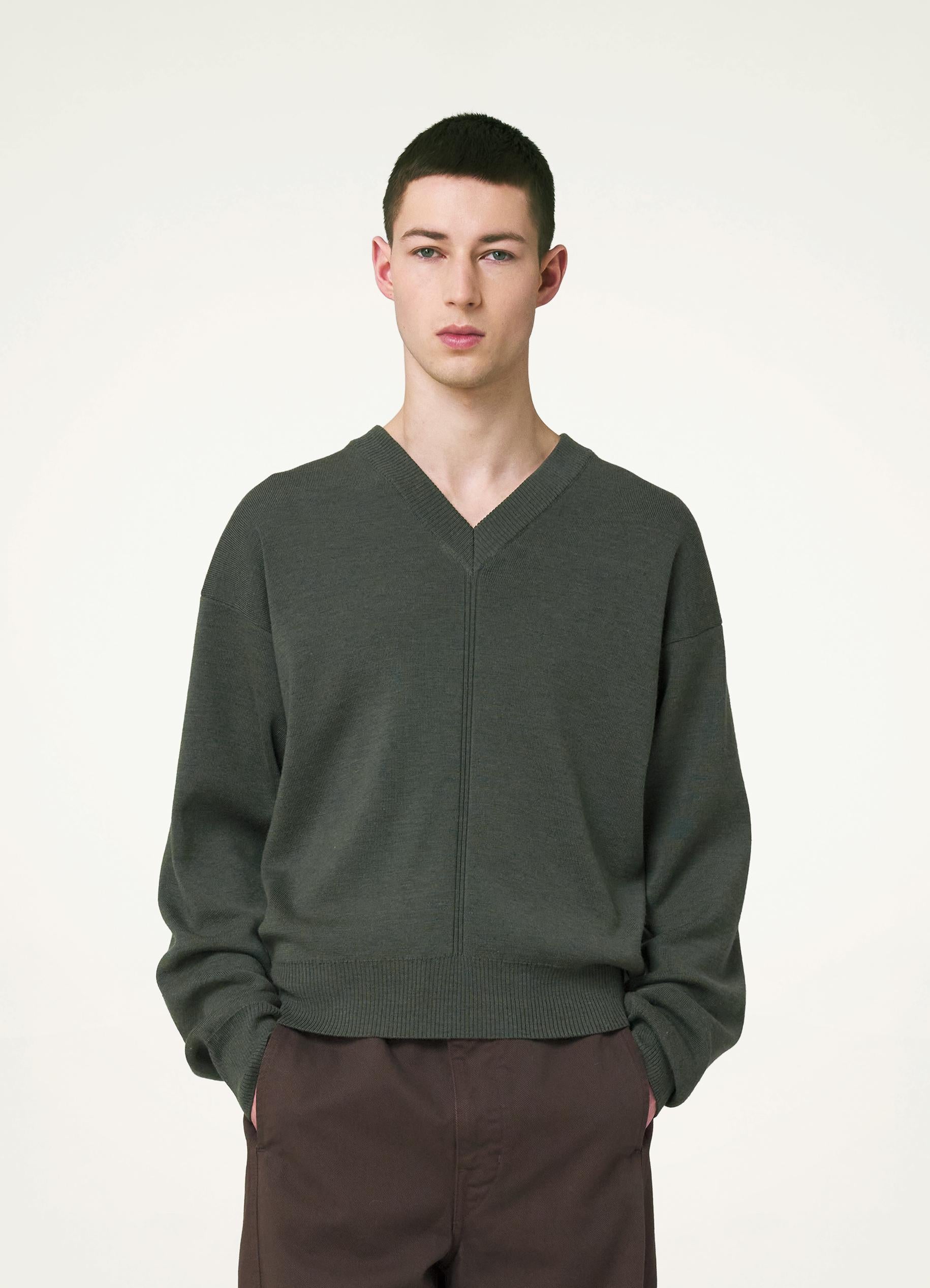 V-NECK JUMPER
