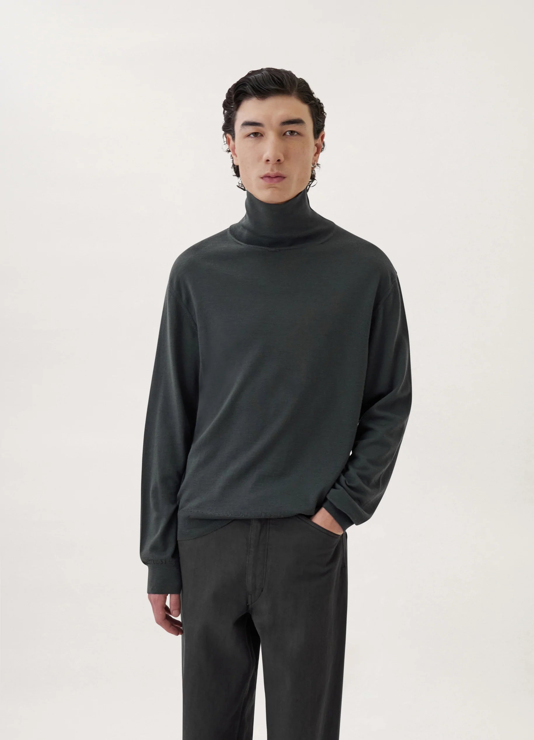 TURTLENECK SWEATER