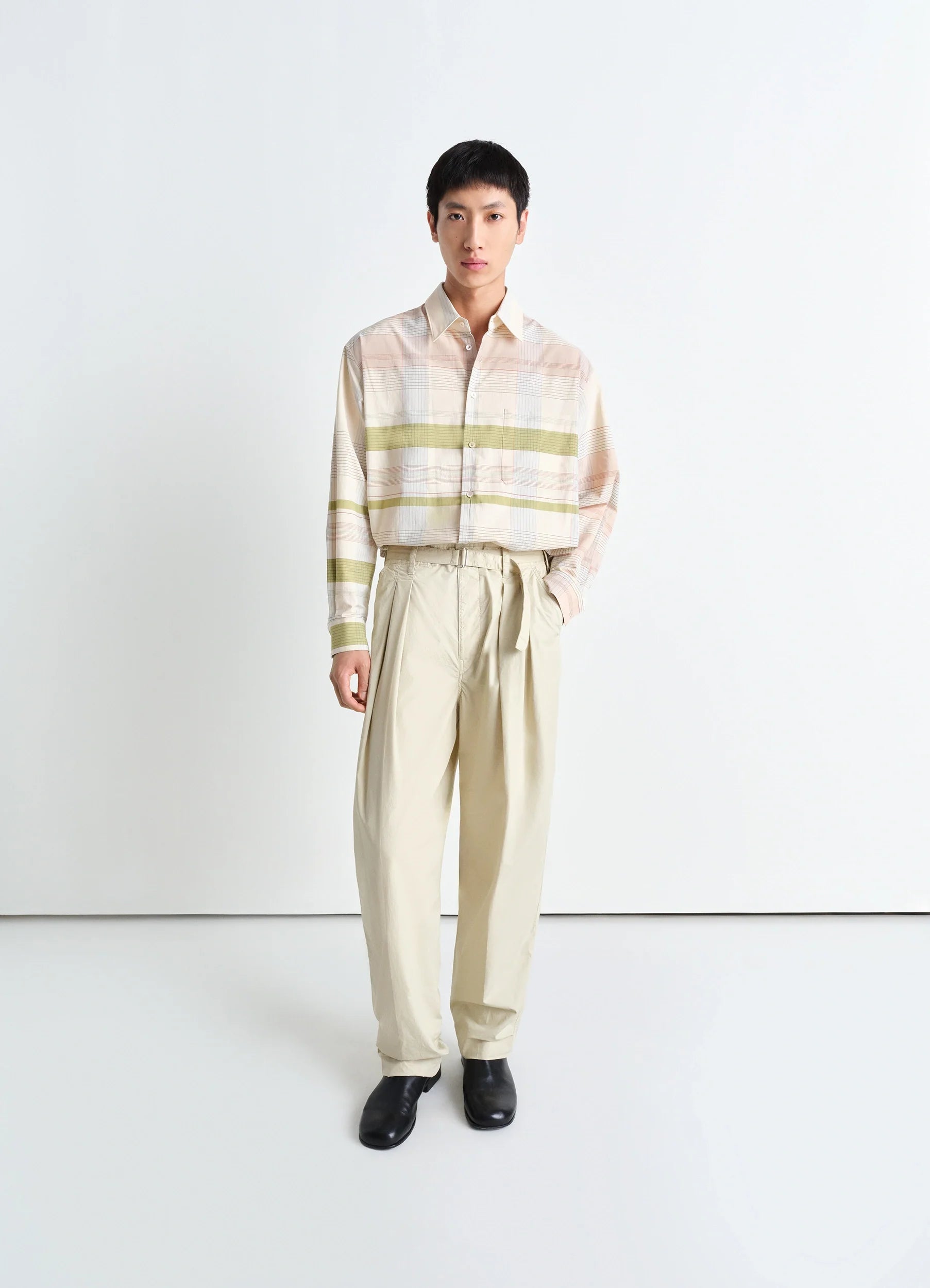 BELTED PLEATED PANTS