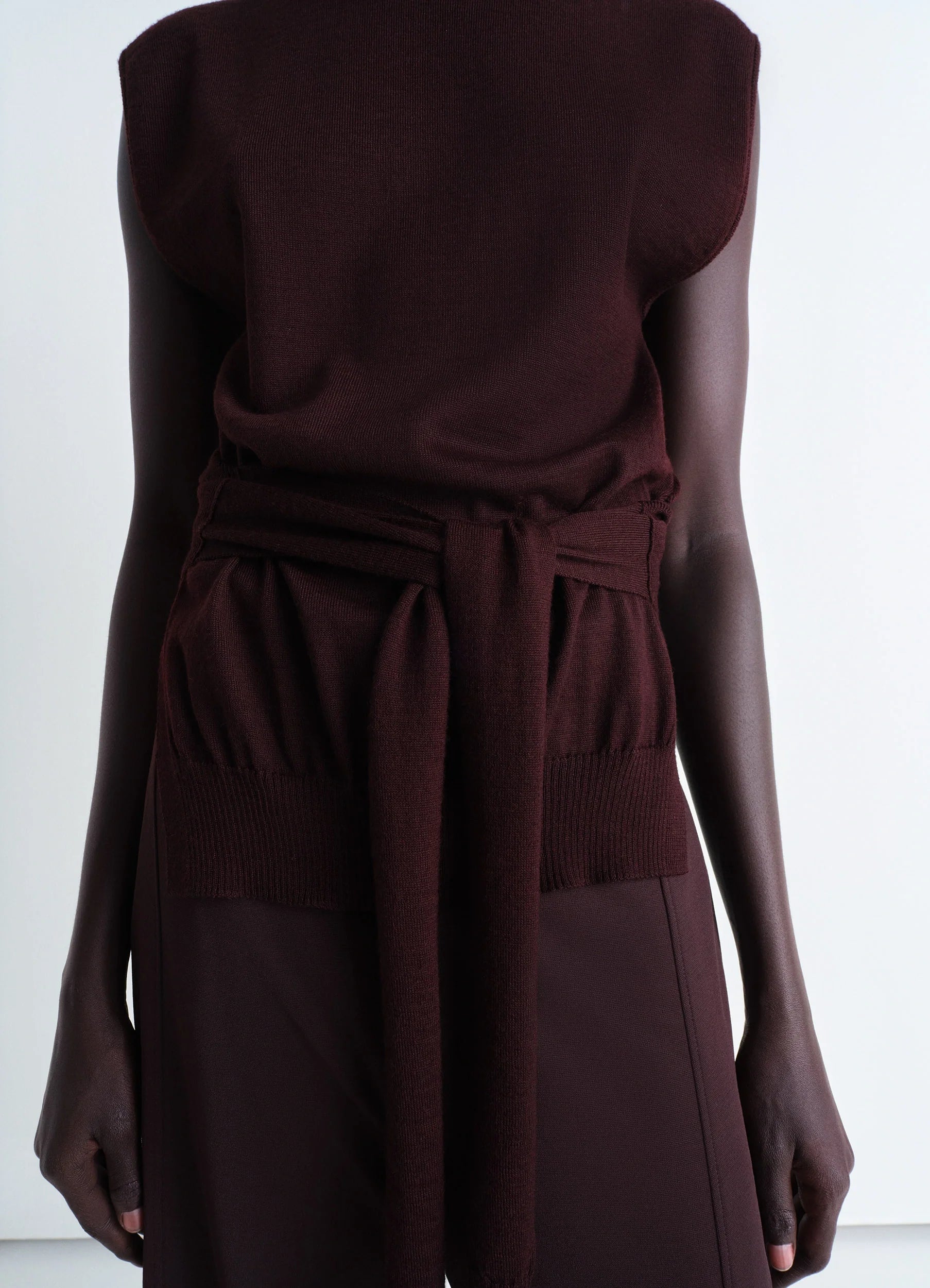 TROMPE L'OEIL SLEEVELESS JUMPER