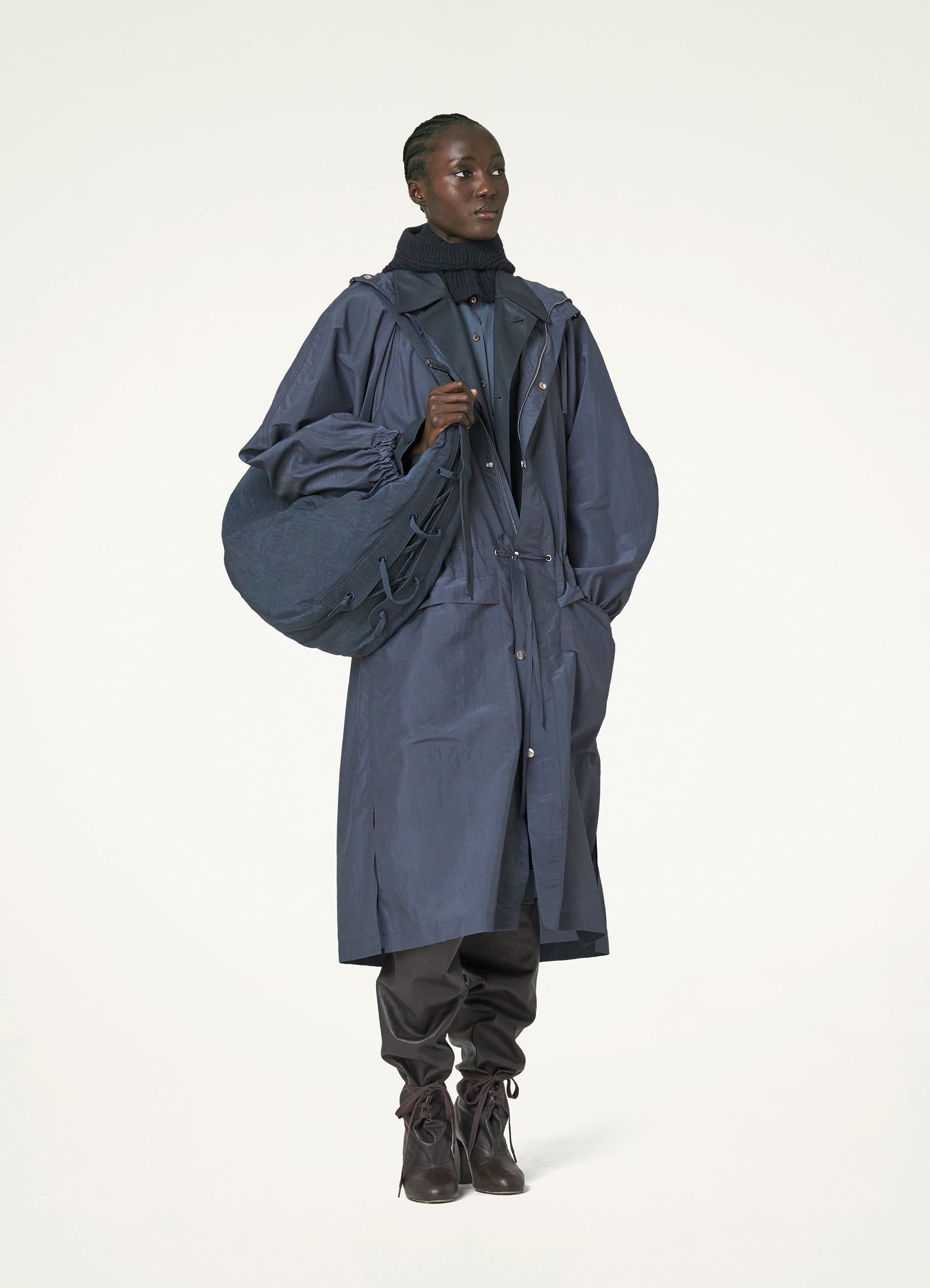 LIGHT RAINCOAT