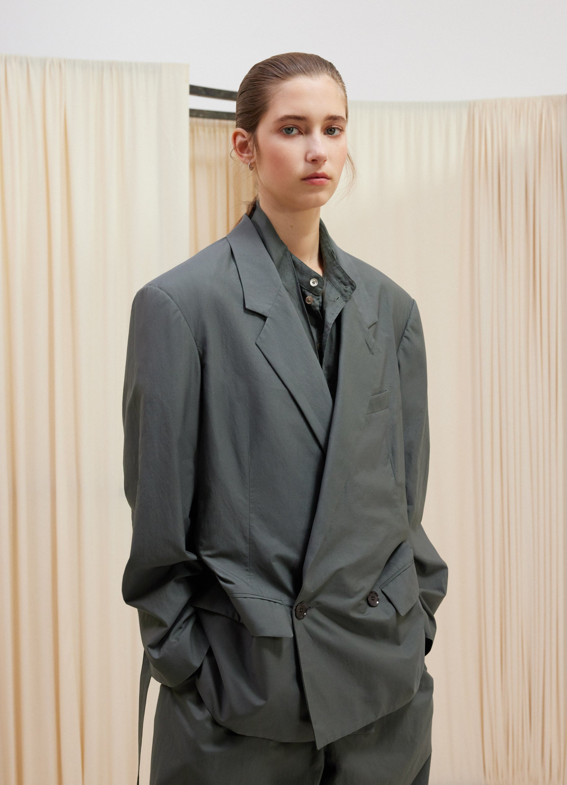 BELTED LIGHT TAILORED JACKET