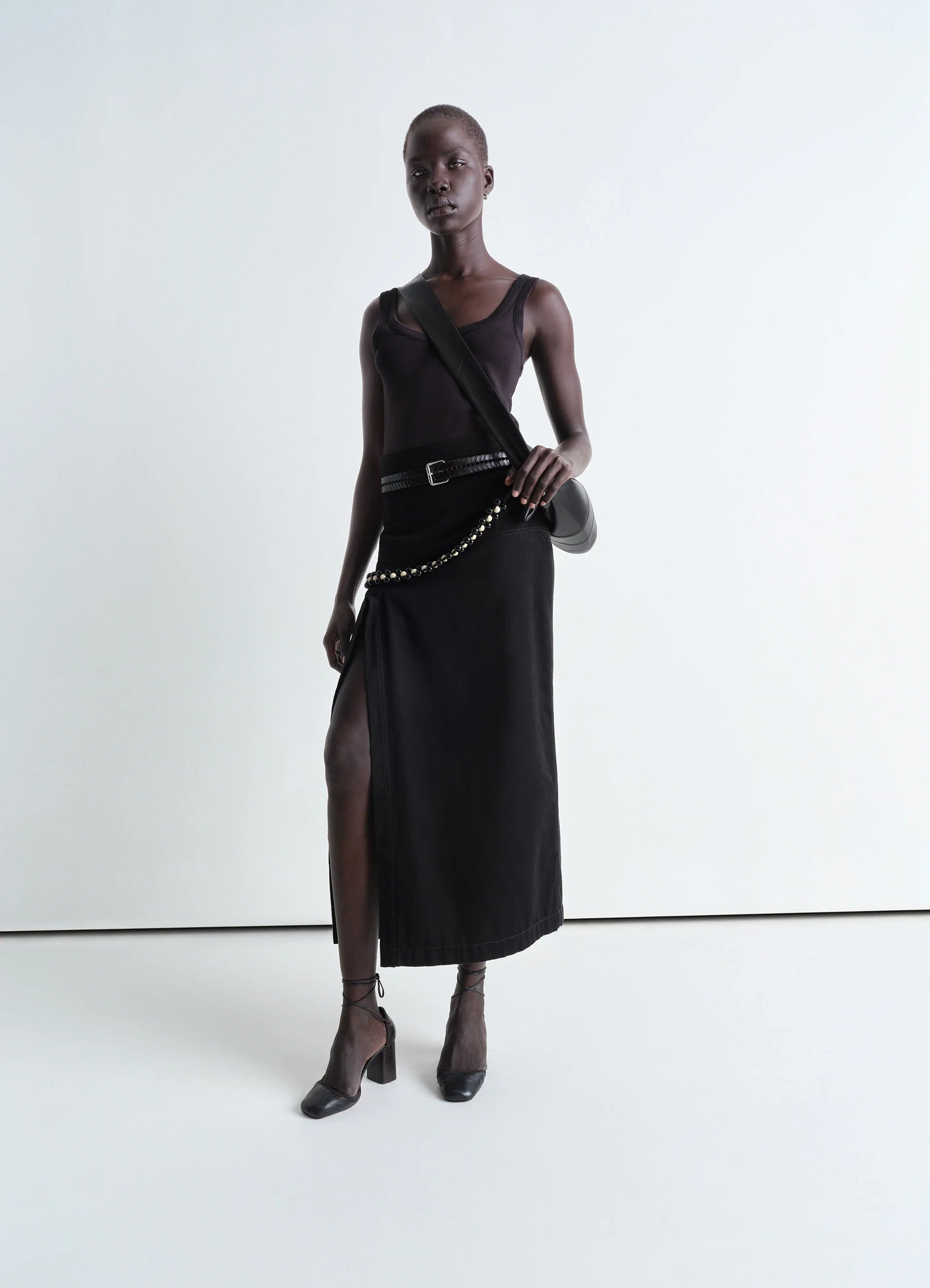 SKIRT WITH SLIT