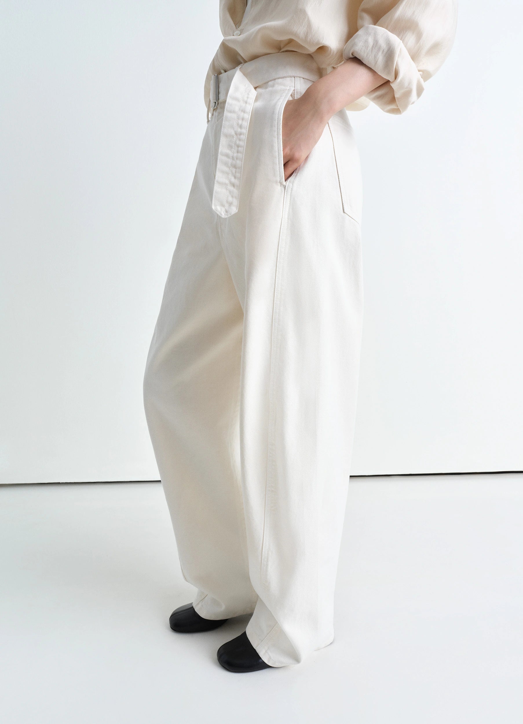 TWISTED BELTED PANTS