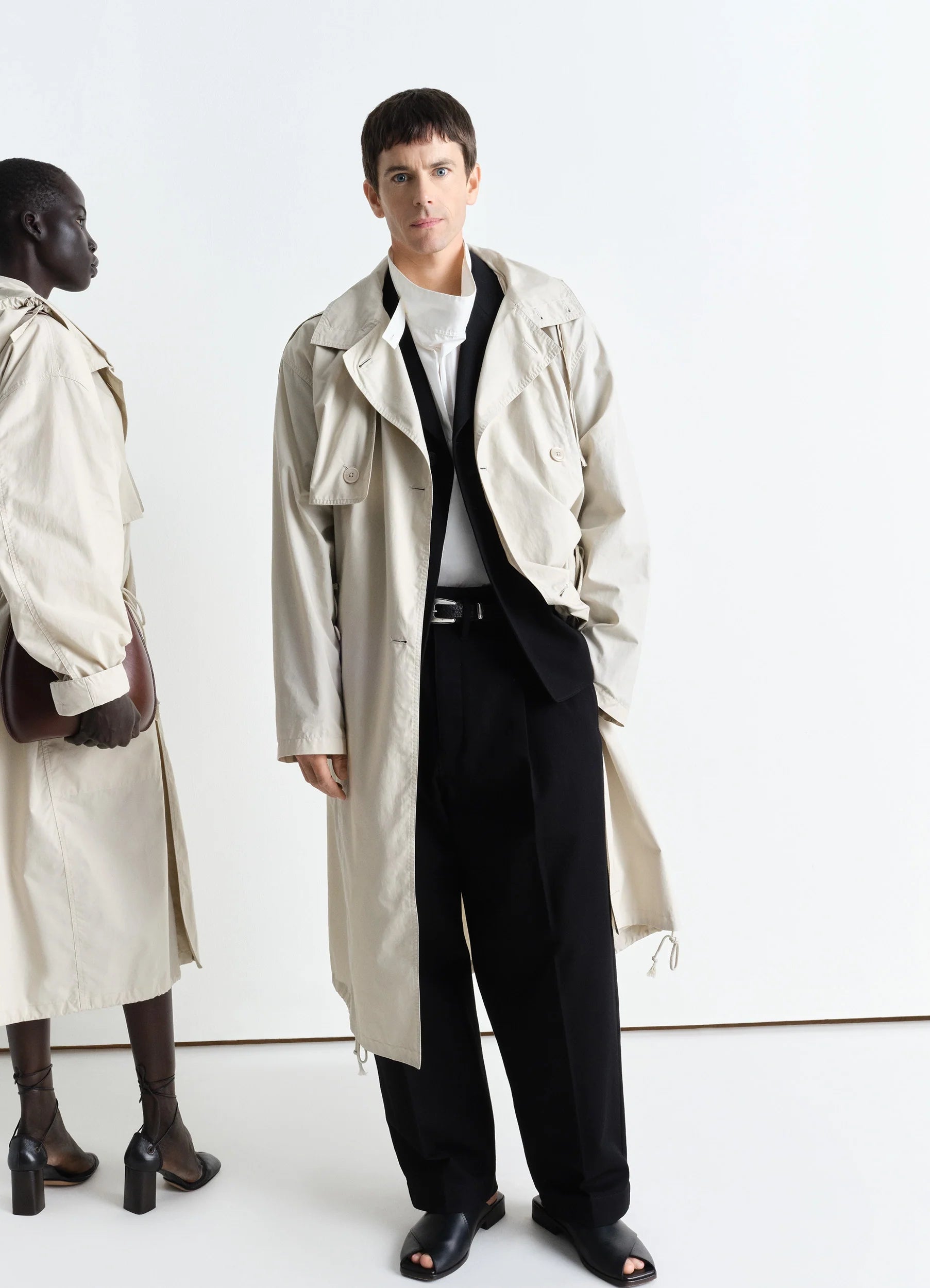 LIGHT HOODED TRENCH