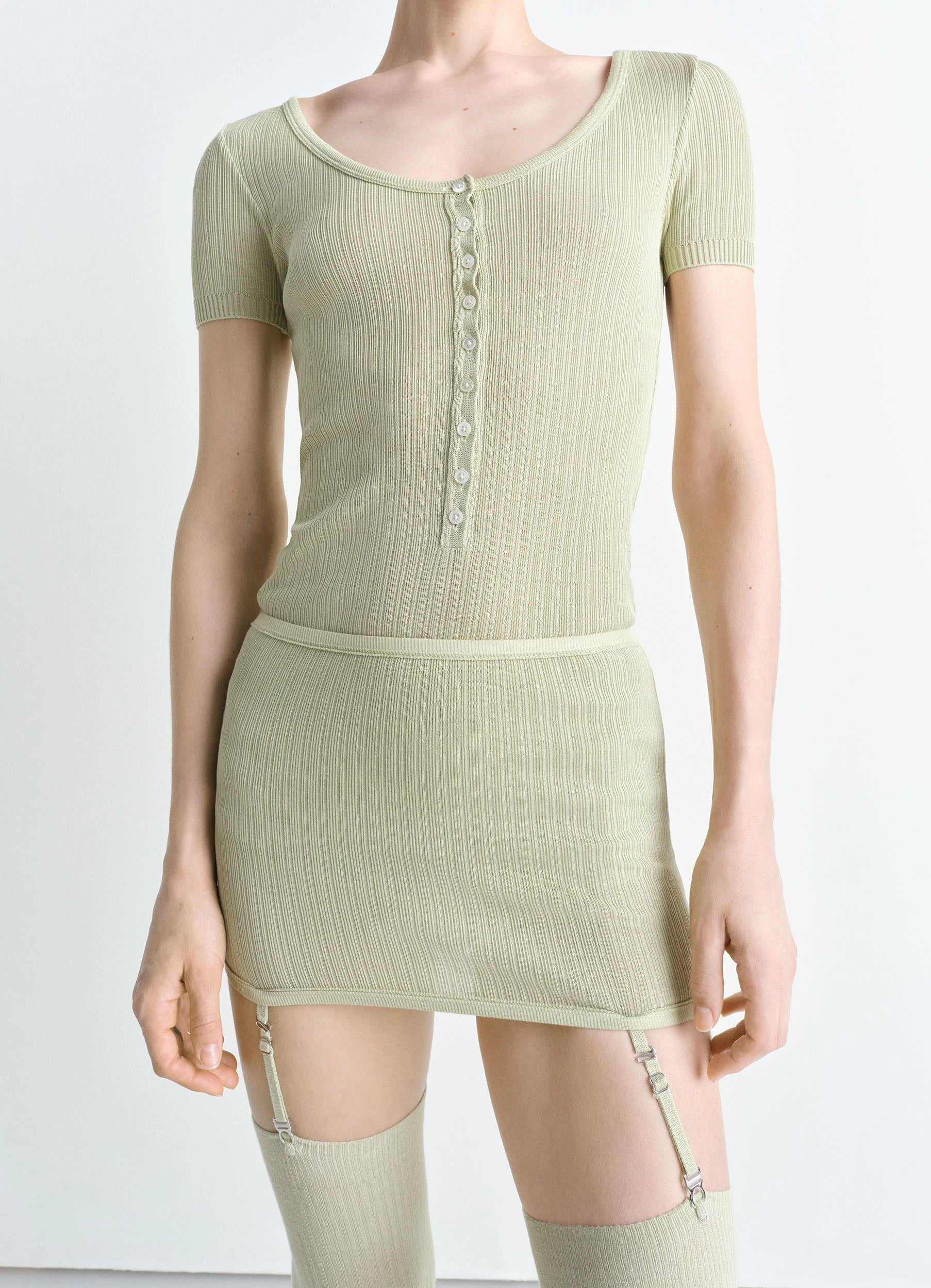 BUTTONED RIB BODY